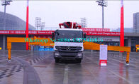 Υψηλό αποδοτικό φορτηγό 36X-5Z αντλιών τσιμέντου 3 αξόνων με το βραχίονα 120m ανώτατη παραγωγή ³ /H