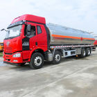 Φορτηγά παράδοσης πετρελαίου φορτηγών βυτιοφόρων CA5310GYYP63K2L6T4E4 8x4/28000L με το υλικό χάλυβα άνθρακα 4 - 6mm