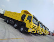 Κίτρινο φορτηγό απορρίψεων 2 χρώματος SINOTRUK 6x4 ευρο- βαρέων καθηκόντων με τη δεξαμενή καυσίμων 400L