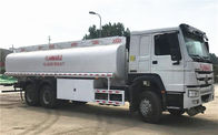 20000 λίτρα άσπρο χρώμα Sinotruk Howo φορτηγών δεξαμενών καυσίμων μεταφορέων πετρελαίου diesel 6000 γαλονιού