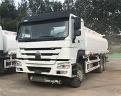 20000 λίτρα άσπρο χρώμα Sinotruk Howo φορτηγών δεξαμενών καυσίμων μεταφορέων πετρελαίου diesel 6000 γαλονιού