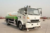 Ελαφρύ 5000L φορτηγό βυτιοφόρων νερού SINOTRUK HOWO 4×2 με το όχημα ψεκασμού diesel/νερού