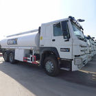 Άσπρη χειρωνακτική μετάδοση τύπων καυσίμων diesel φορτηγών πετρελαιοφόρων HOWO 20000L 6×4