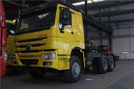 Κίτρινο φορτηγό τρακτέρ Sinotruk Howo 6x4 με τη μηχανή WD615 και το αμάξι HW76