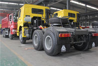Κίτρινο φορτηγό τρακτέρ Sinotruk Howo 6x4 με τη μηχανή WD615 και το αμάξι HW76