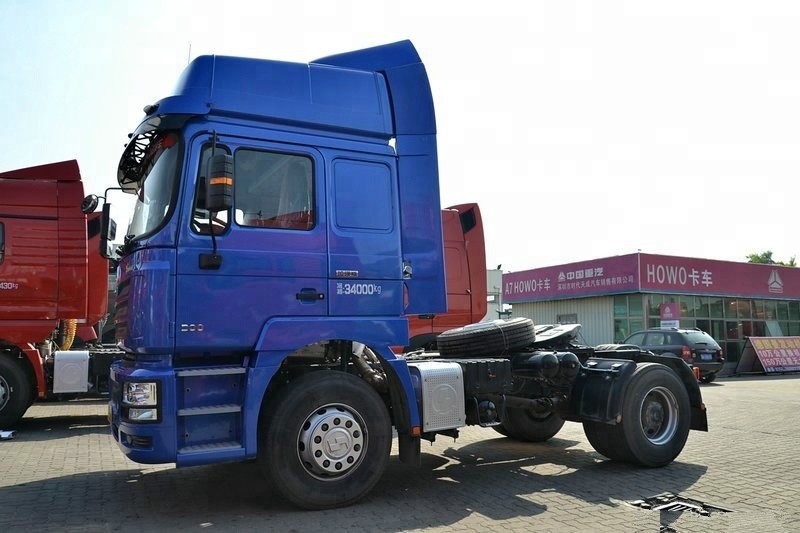 12.00R20 φορτηγά ρυμουλκών τρακτέρ συνήθειας ροδών με την αντλία 18000kg πετρελαίου οδήγησης ZF