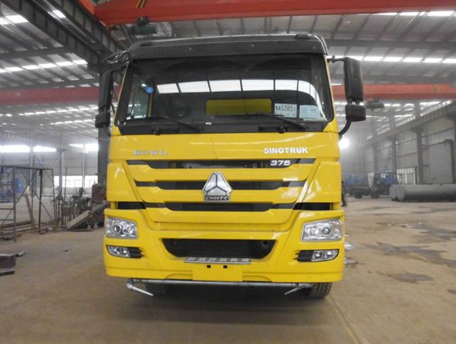 25000L φορτηγό νερού κατασκευής με το κιβώτιο εργαλείων οδήγησης ZF8118 ZZ1257N4641W