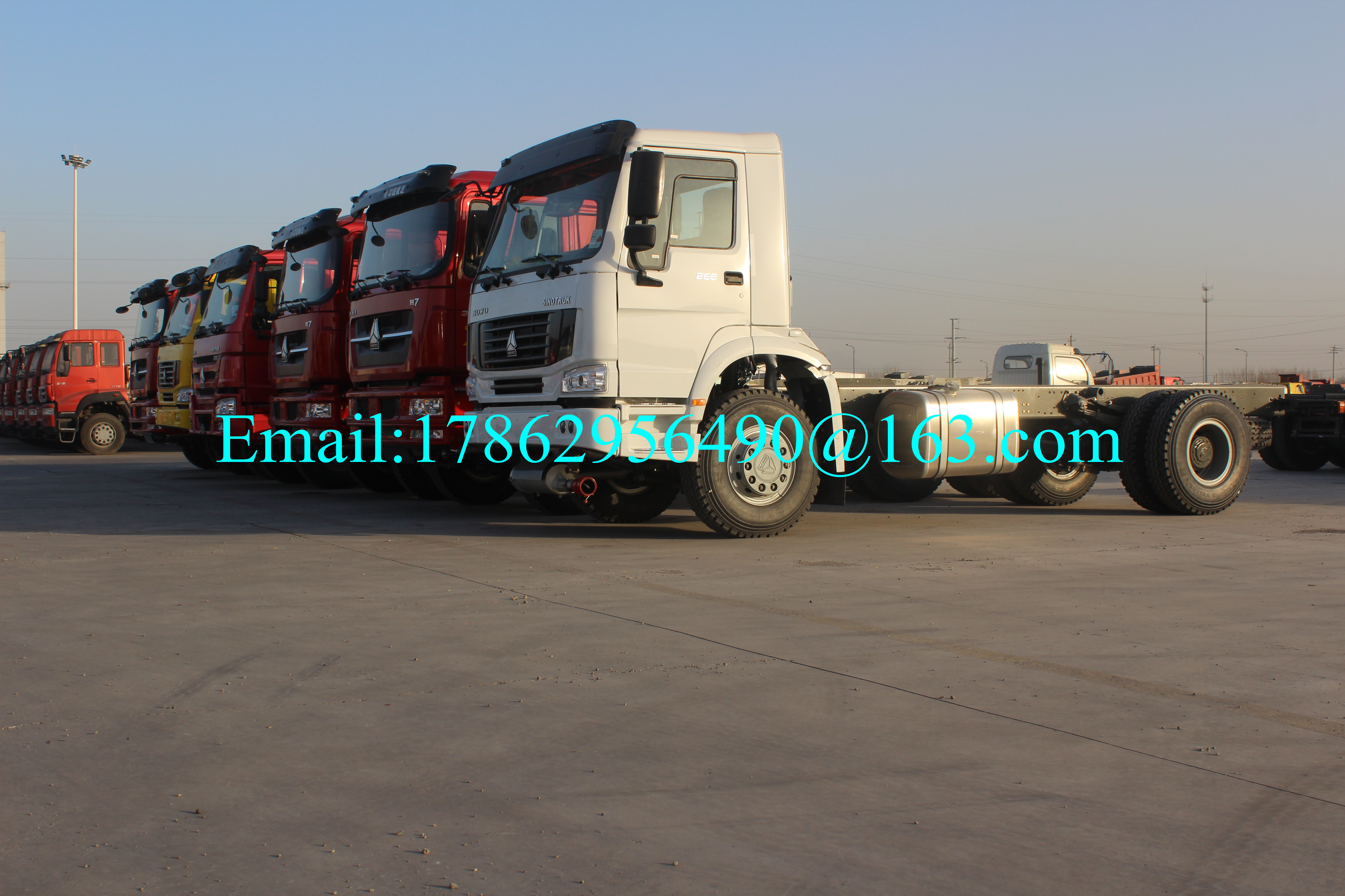 ικανότητα ZZ4181M3611W μηχανών φορτηγών 9.726L ρυμουλκών τρακτέρ 90km/H HOWO 4x2