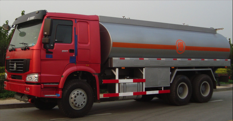Έξοχο ρυμουλκό 20 Cbm προαιρετικό χρώμα ZZ1257 φορτηγών βυτιοφόρων Howo Sinotruk ικανότητας