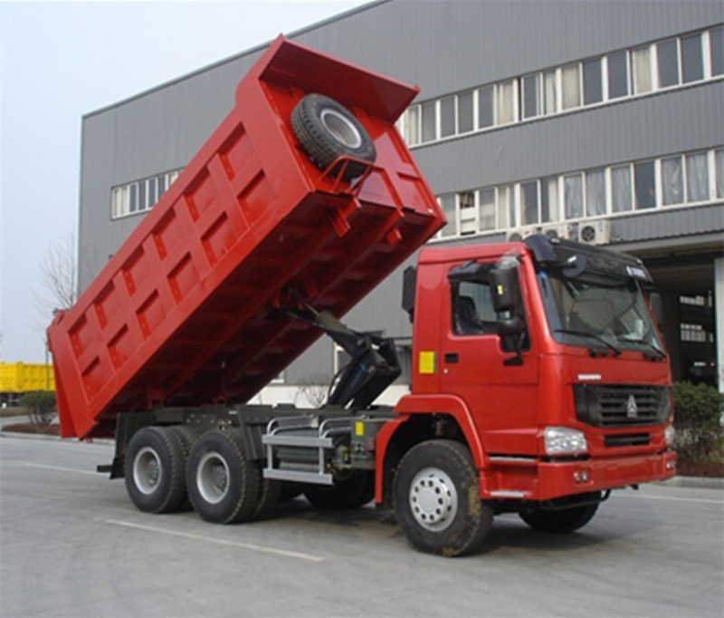 Κόκκινο φορτηγό απορρίψεων SINOTRUK ευρο- ΙΙ εξάγοντας με τον ενιαίο ξηρό συμπλέκτη πιάτων Φ420mm