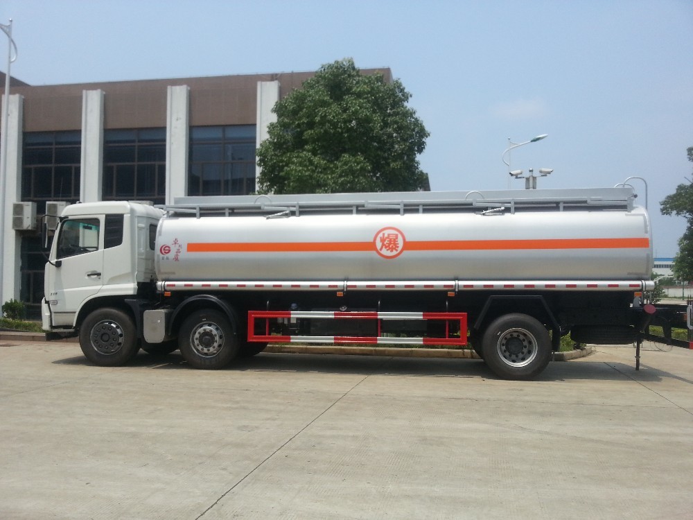 Όγκος δεξαμενών φορτηγών 6x2 21.3M3 πετρελαιοφόρων Howo Sinotruk με τη χειρωνακτική μετάδοση