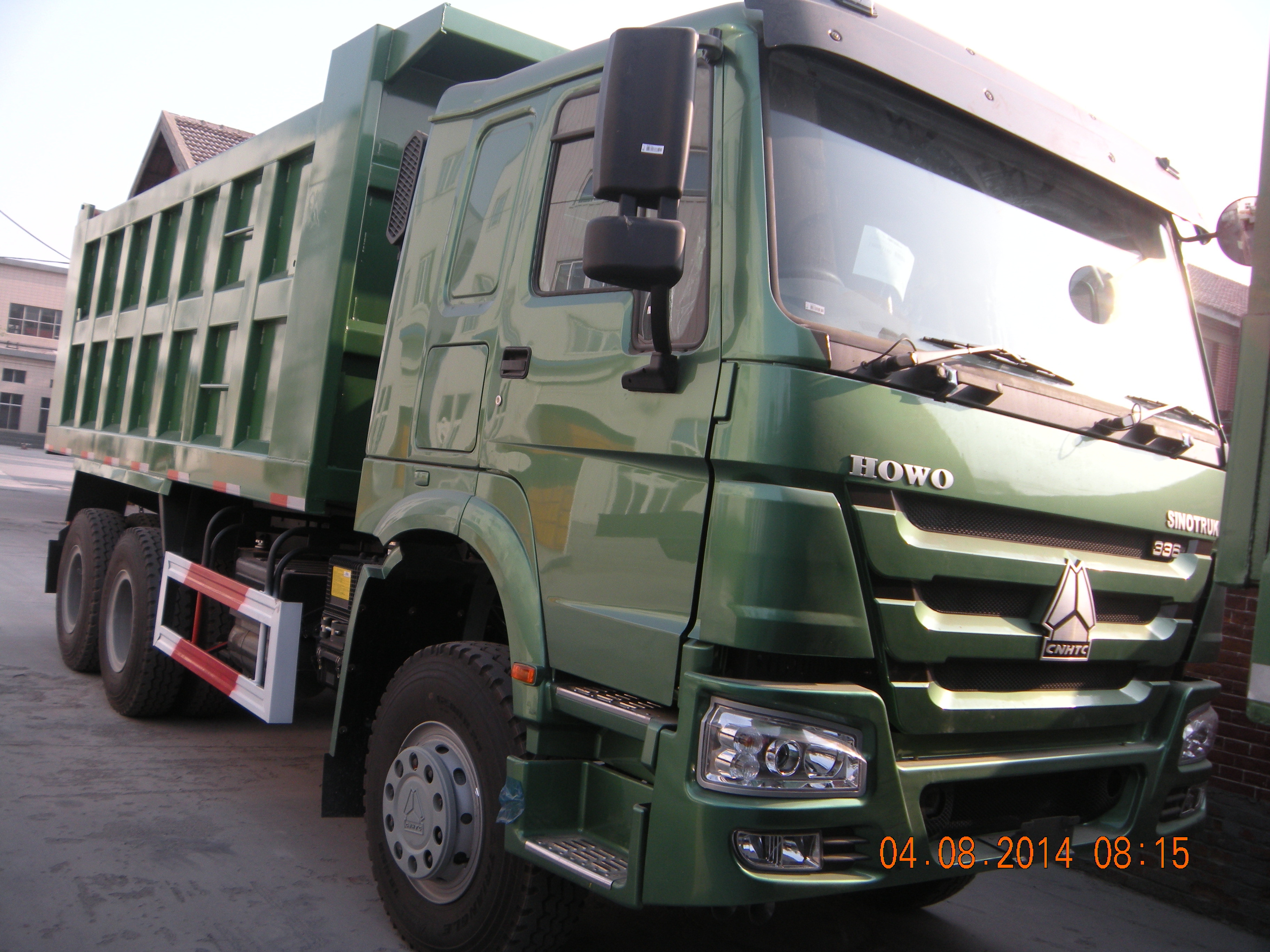 Πράσινο φορτηγό απορρίψεων HOWO, άκαμπτα Tipper 6x4 φορτηγά που χρησιμοποιούνται στη μεταλλεία ZZ3257N3847A