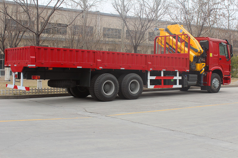 Κόκκινο φορτηγό γερανών Sinotruk Howo/βαρύ φορτηγό φορτίου γερανών 6.3T 8T 10T 12T XCMG