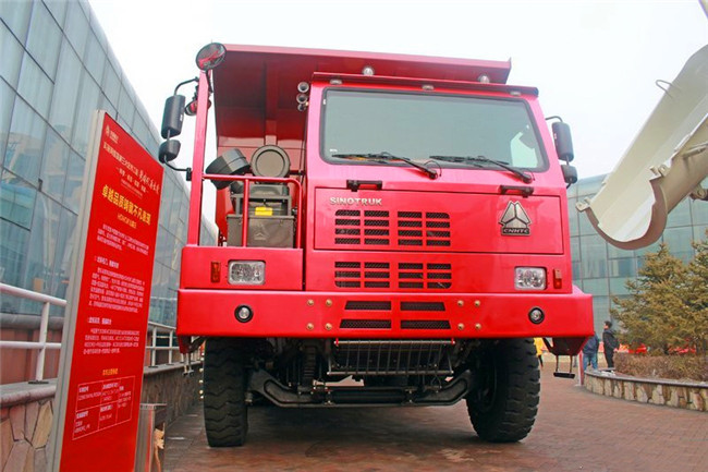 Tipper φορτηγών απορρίψεων Sinotruk Howo κόκκινου χρώματος φορτηγών τόνοι 6*4/30 εκφορτωτών μεταλλείας