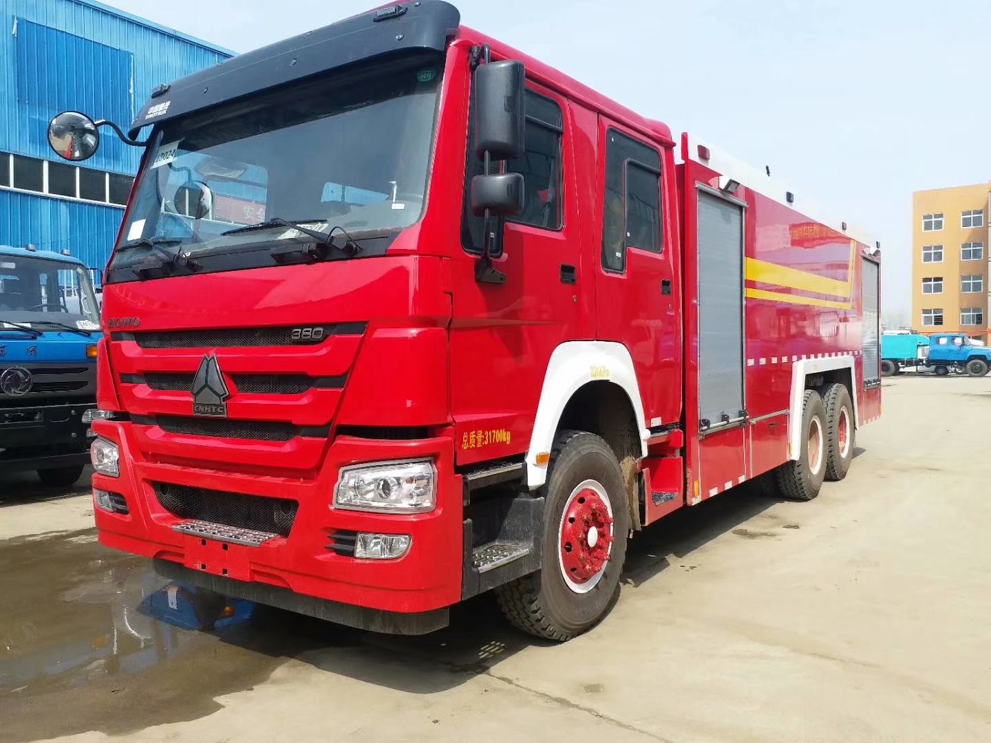 Κόκκινο ειδικής χρήσης φορτηγό, βαρέων καθηκόντων φορτηγό προσβολής του πυρός έκτακτης ανάγκης 6x4 HOWO