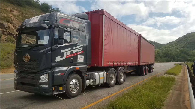 Κεφάλι φορτηγών ρυμουλκών ροδών 6x4 FAW JIEFANG JH6 οι Δέκα για το σύγχρονο βαρύ εξοπλισμό μεταφορών