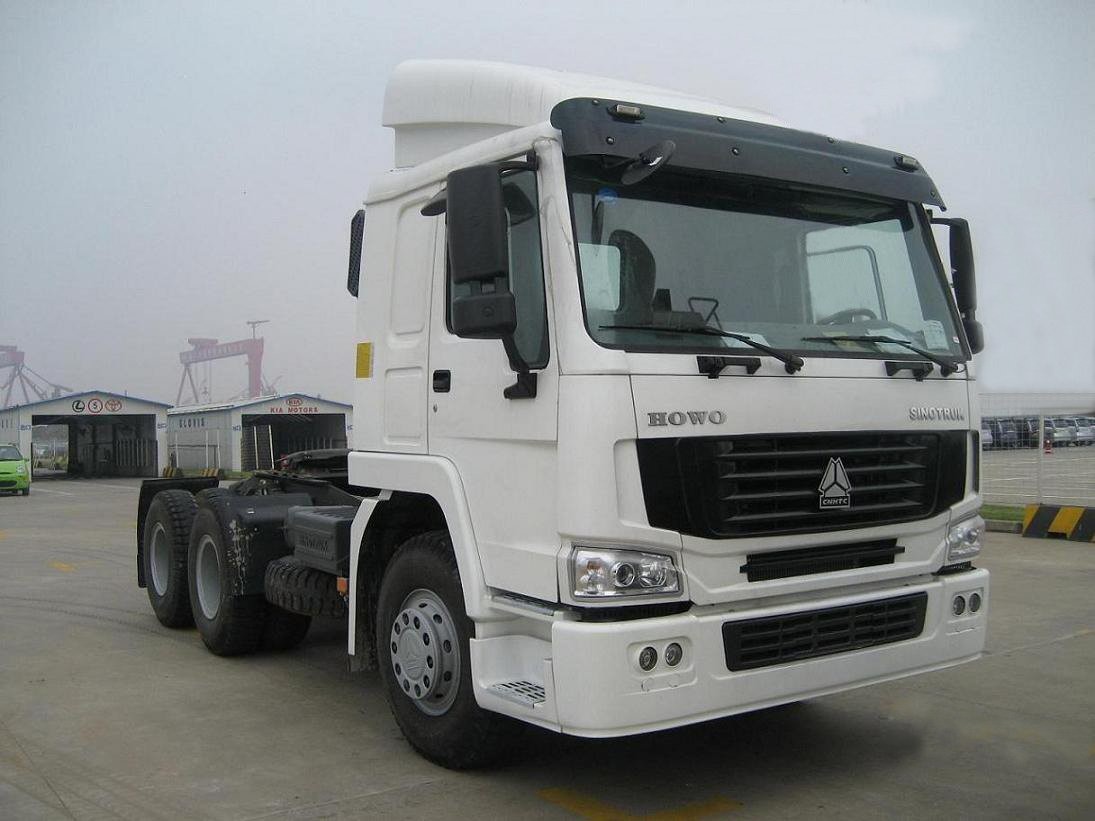 Άσπρο χρώμα 6X4 10 ευρώ 3 τύπων καυσίμων diesel φορτηγών 371Hp τρακτέρ πολυασχόλων