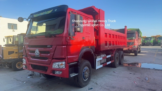 Βαρύ φορτίο HOWO Dump Truck με ενισχυμένο ατσάλινο σασί σε σχήμα U και υδραυλικό σύστημα ανύψωσης εμπρός HYVA