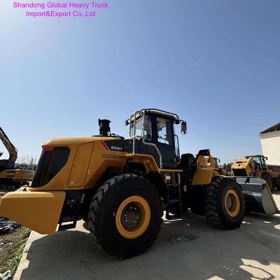 855h 5ton τροχοφόρος με 3m3 κουβά με συνημμένα στην Αφρική