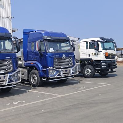 HOWO NX Τρακτέρ με 6×4 τροχούς κίνησης βαρύ κινητήρα ντίζελ και καμπίνα ύπνου υψηλής οροφής για μεταλλευτική και μακρινή μεταφορά εμπορευμάτων