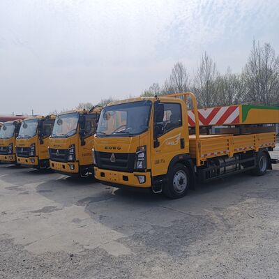 HOWO 4×2 Crash Cushion Truck με υδραυλικό σύστημα ανύψωσης και προειδοποιητικά φώτα LED για ασφάλεια στον αυτοκινητόδρομο