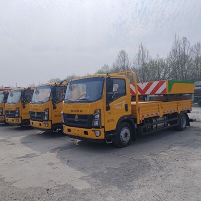 HOWO 4×2 Crash Cushion Truck με υδραυλικό σύστημα ανύψωσης και προειδοποιητικά φώτα LED για ασφάλεια στον αυτοκινητόδρομο