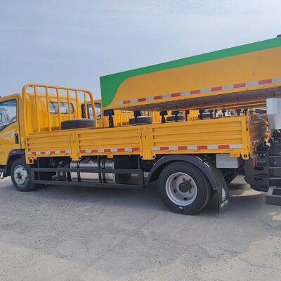 HOWO 4×2 Crash Cushion Truck με υδραυλικό σύστημα ανύψωσης και προειδοποιητικά φώτα LED για ασφάλεια στον αυτοκινητόδρομο