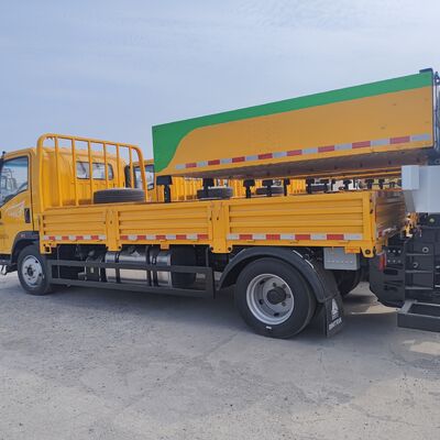 HOWO 4×2 Crash Cushion Truck με υδραυλικό σύστημα ανύψωσης και προειδοποιητικά φώτα LED για ασφάλεια στον αυτοκινητόδρομο