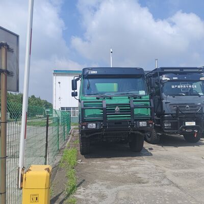 HOWO 6×4 φορτηγό δεξαμενής νερού με χωρητικότητα 20.000 λίτρων, κινητήρα 371 ίππων και δεξαμενή από ανθρακούχο χάλυβα για καθαρισμό δρόμων και καταστολή σκόνης