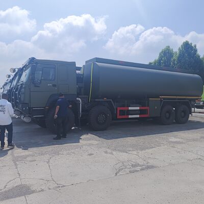 HOWO 8×8 50 000L φορτηγό δεξαμενόπλοιου καυσίμου με κινητήρα 371HP και 8×8 τετρακίνηση για τη μεταφορά βαρέων καυσίμων