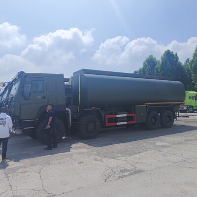 HOWO 8×8 60000L φορτηγό δεξαμενόπλοιου καυσίμου με κινητήρα 371HP για τη μεταφορά βαρέων καυσίμων