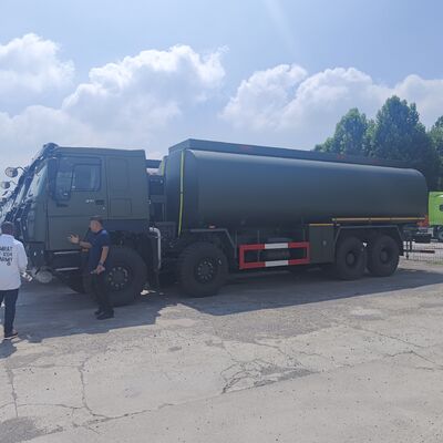 HOWO 8×8 45.000L Fuel Tank Truck με κινητήρα 371HP και τετρακίνηση 8×8 για μεταφορά καυσίμου βαρέως τύπου