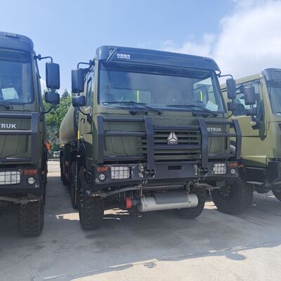 HOWO 8×8 40 000L φορτηγό δεξαμενόπλοιου καυσίμου με κινητήρα 371HP και 8×8 τετρακίνηση για τη μεταφορά βαρέων καυσίμων