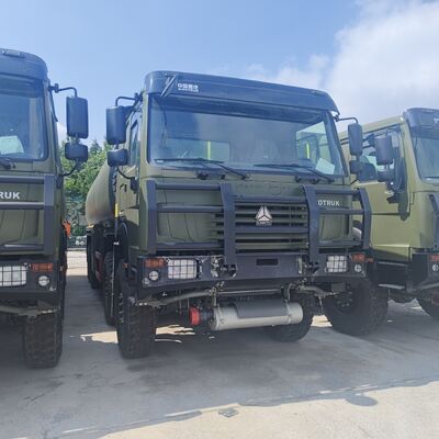 HOWO 8×8 45.000L Fuel Tank Truck με κινητήρα 371HP και τετρακίνηση 8×8 για μεταφορά καυσίμου βαρέως τύπου