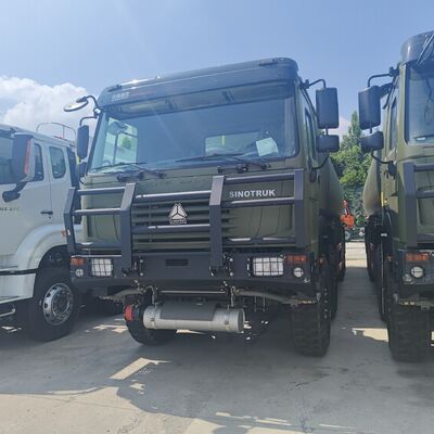 HOWO 8×8 φορτηγό δεξαμενών καυσίμου με χωρητικότητα 30000L και κινητήρα 371HP για τη μεταφορά βαρέων καυσίμων