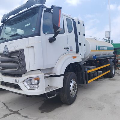 HOWO NX 6×4 CNG Tank Fuel Truck με κινητήρα 400HP και ωφέλιμο φορτίο 20T για τη μεταφορά ντίζελ και βενζίνης