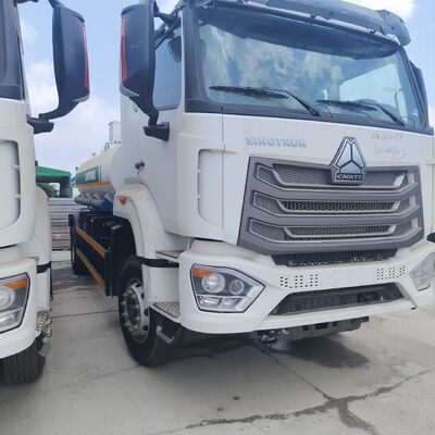 HOWO NX 6×4 CNG Tank Fuel Truck με κινητήρα 400HP και ωφέλιμο φορτίο 20T για τη μεταφορά ντίζελ και βενζίνης