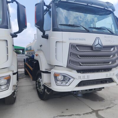 HOWO NX 6×4 CNG Tank Fuel Truck με κινητήρα 400HP και ωφέλιμο φορτίο 20T για τη μεταφορά ντίζελ και βενζίνης