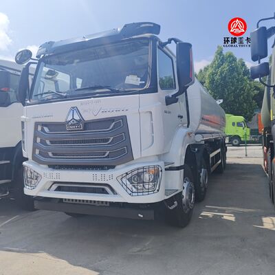 HOWO NX 8x4 30000L φορτηγό δεξαμενών καυσίμου βαρύ φορτίο ντίζελ φορτηγό Bowser για την μεταφορά καυσίμου στην Κένυα