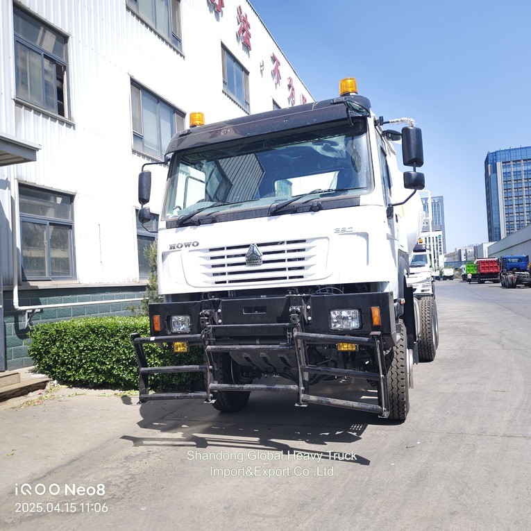 Συσκευή ανάμιξης 10 τροχών HOWO 6X4 8cbm 9cbm 371HP Τελαχιστήρα ανάμιξης σκυροδέματος