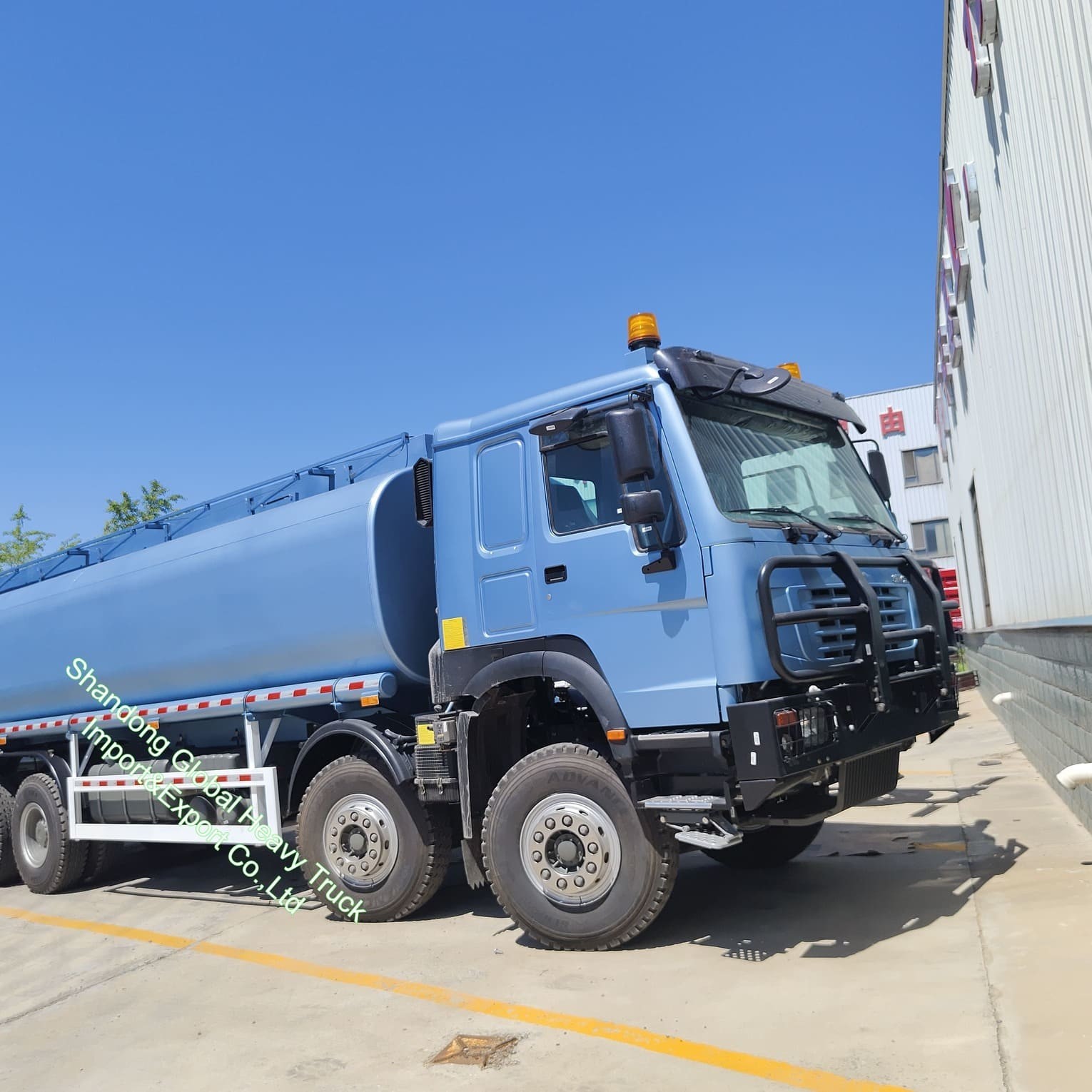 Υψηλό Sinotruk 8*4 12 τροχών LHD Rhd Ντίζελ καύσιμο Αέριο Παράδοση πετρελαίου Χρησιμοποιούμενο δεξαμενόπλοιο Τάνκερ