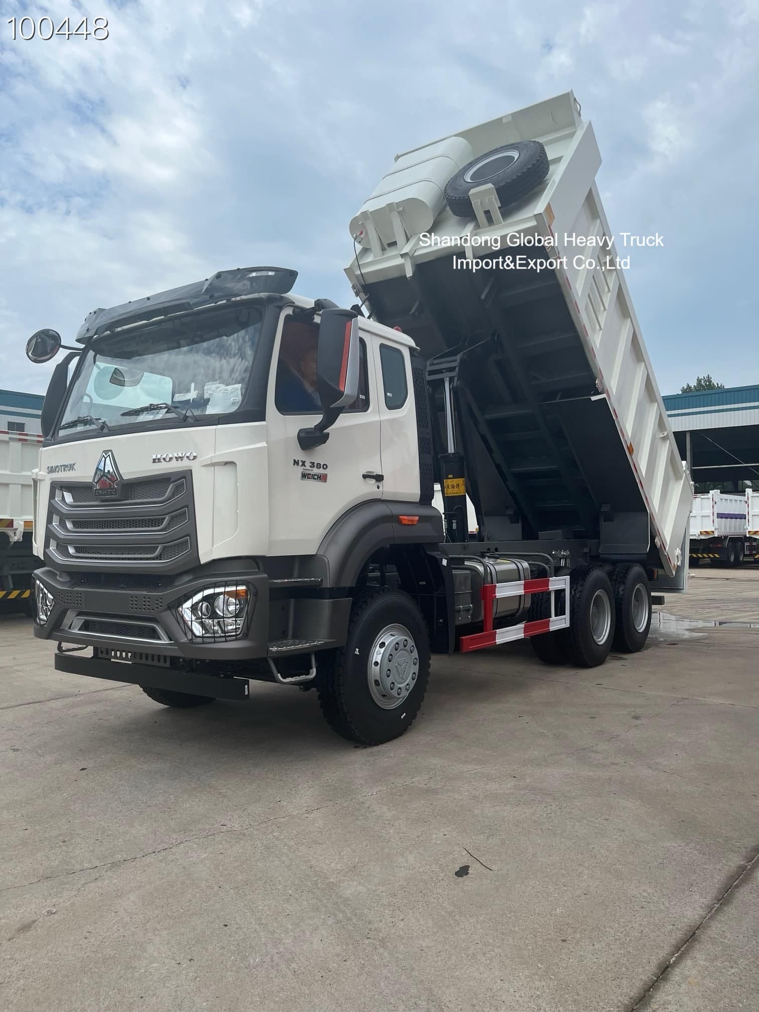 HOWO 8x4 Heavy-Duty ανατρεπόμενο φορτηγό με κινητήρα 420 ίππων, ενισχυμένο πλαίσιο 8x4 και σώμα φορτίου από χάλυβα υψηλής αντοχής για εξόρυξη Τανζανίας