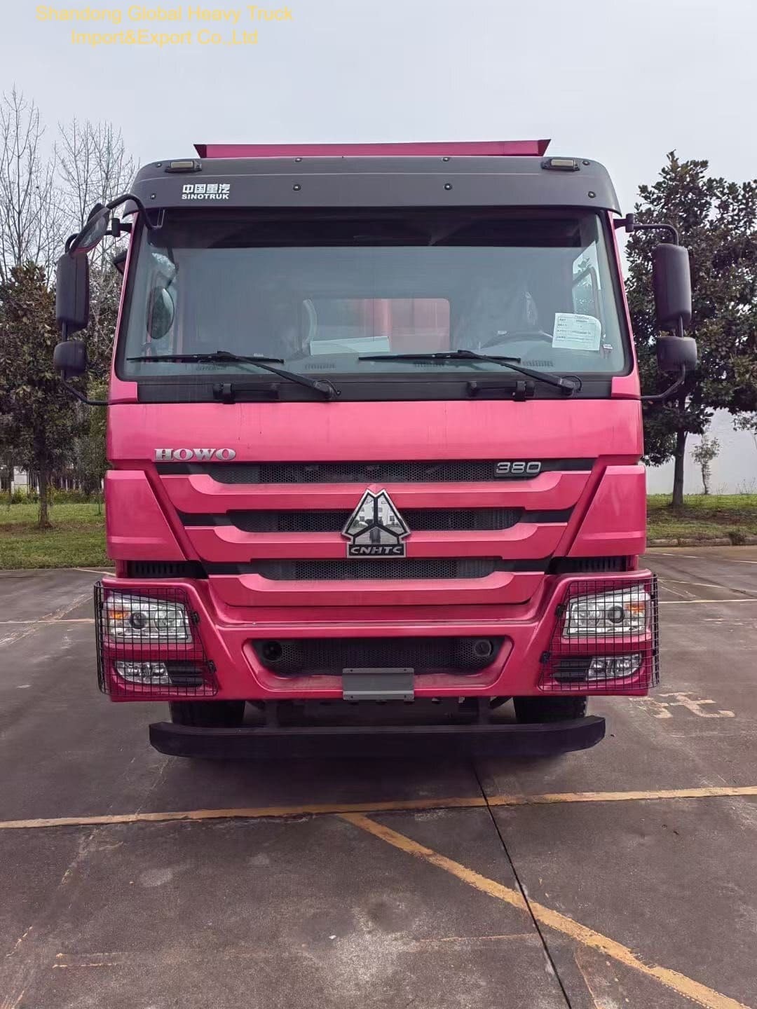 Βαρύ φορτίο HOWO Dump Truck με ενισχυμένο ατσάλινο σασί σε σχήμα U και υδραυλικό σύστημα ανύψωσης εμπρός HYVA