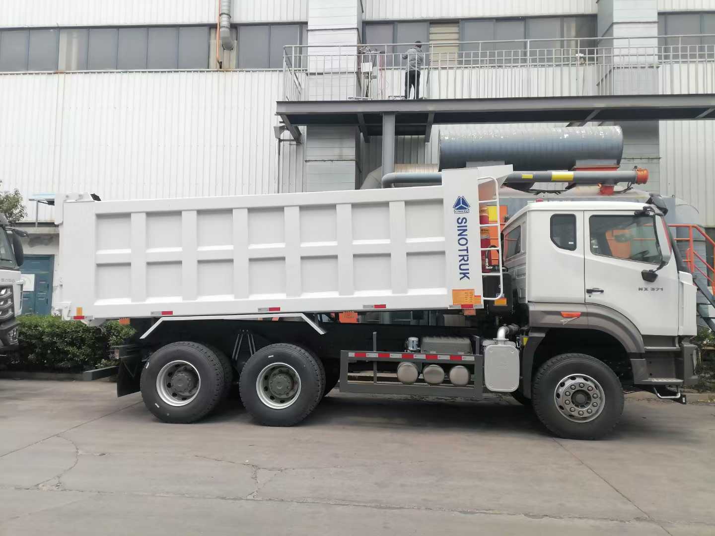 Νέο SINOTRUK HOWO TX 6×4 βαρύ φορτηγό με κινητήρα 420HP και καθίσμα ανάρτησης αέρα