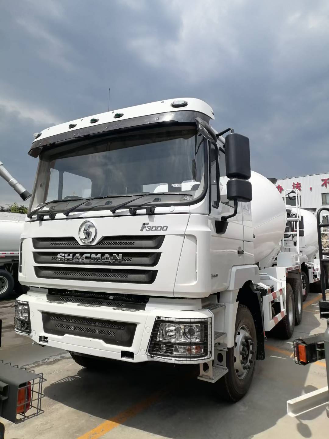Σινοτρούκ HOWO 8X4 371HP 14cbm Μικροσυσκευαστή Σιδήρου Zz1317n3261W