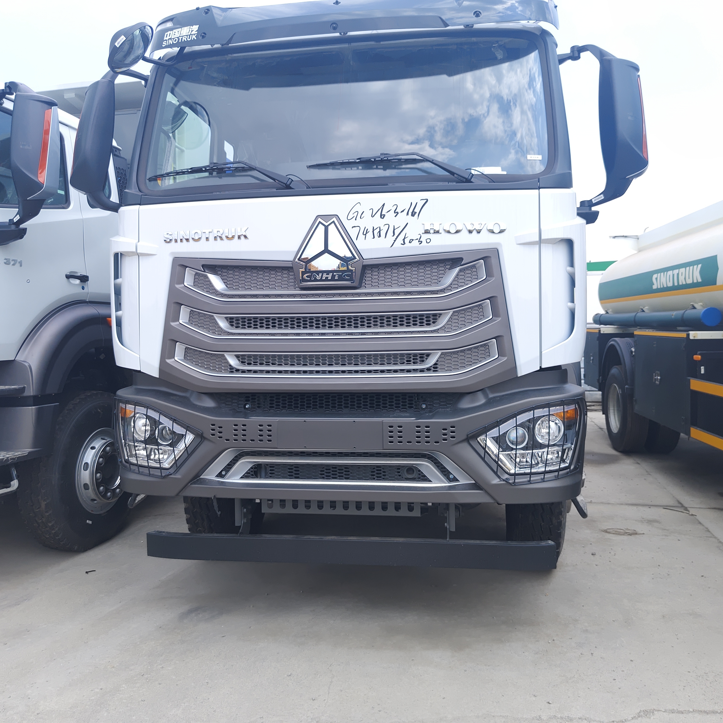 HOWO NX 6×4 30CBM βαρύ φορτηγό με κινητήρα 400HP για ορυχεία και κατασκευές