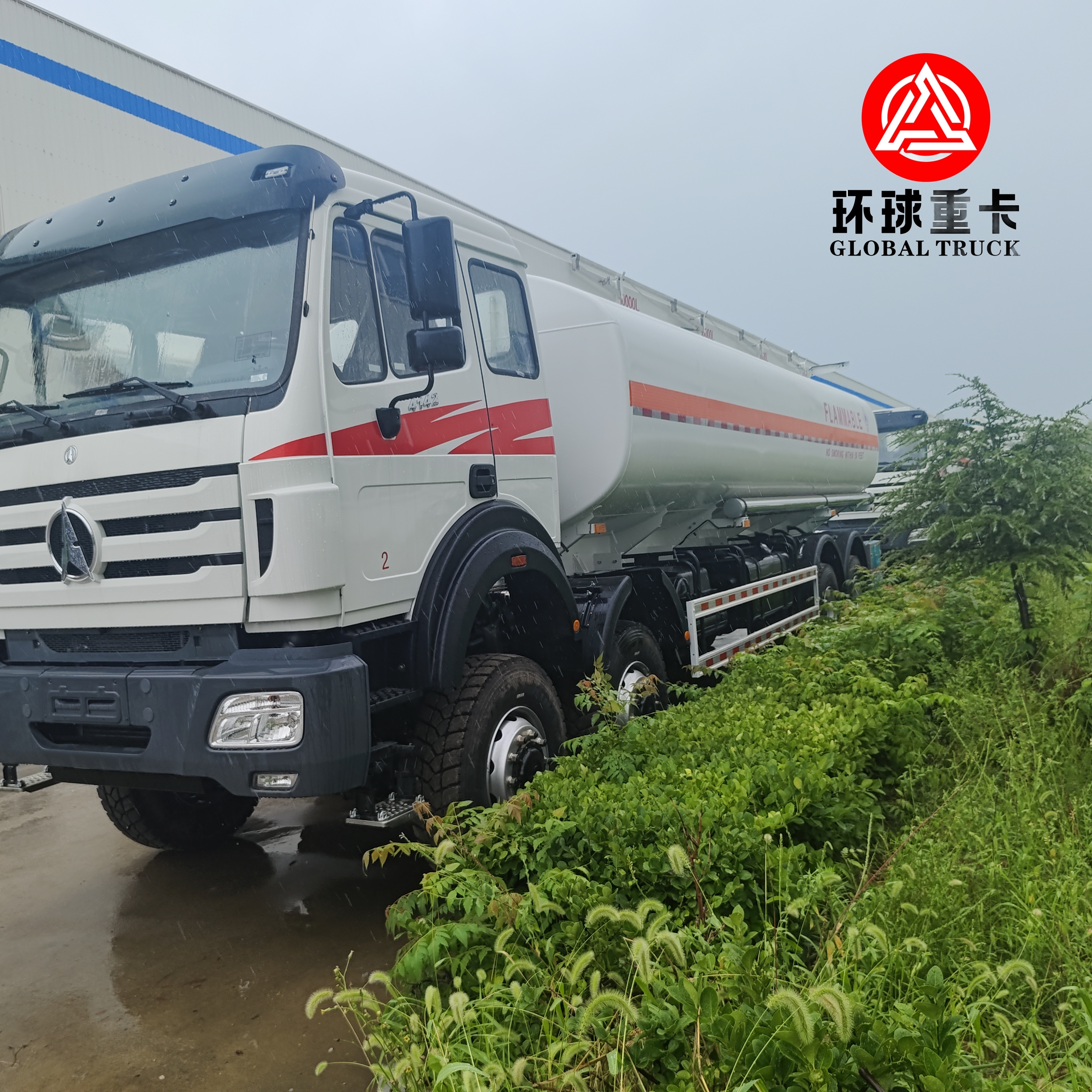 Τεθωρακισμένο φορτηγό καυσίμου Beiben 8x8 35000L για εξόρυξη στο Κονγκό
