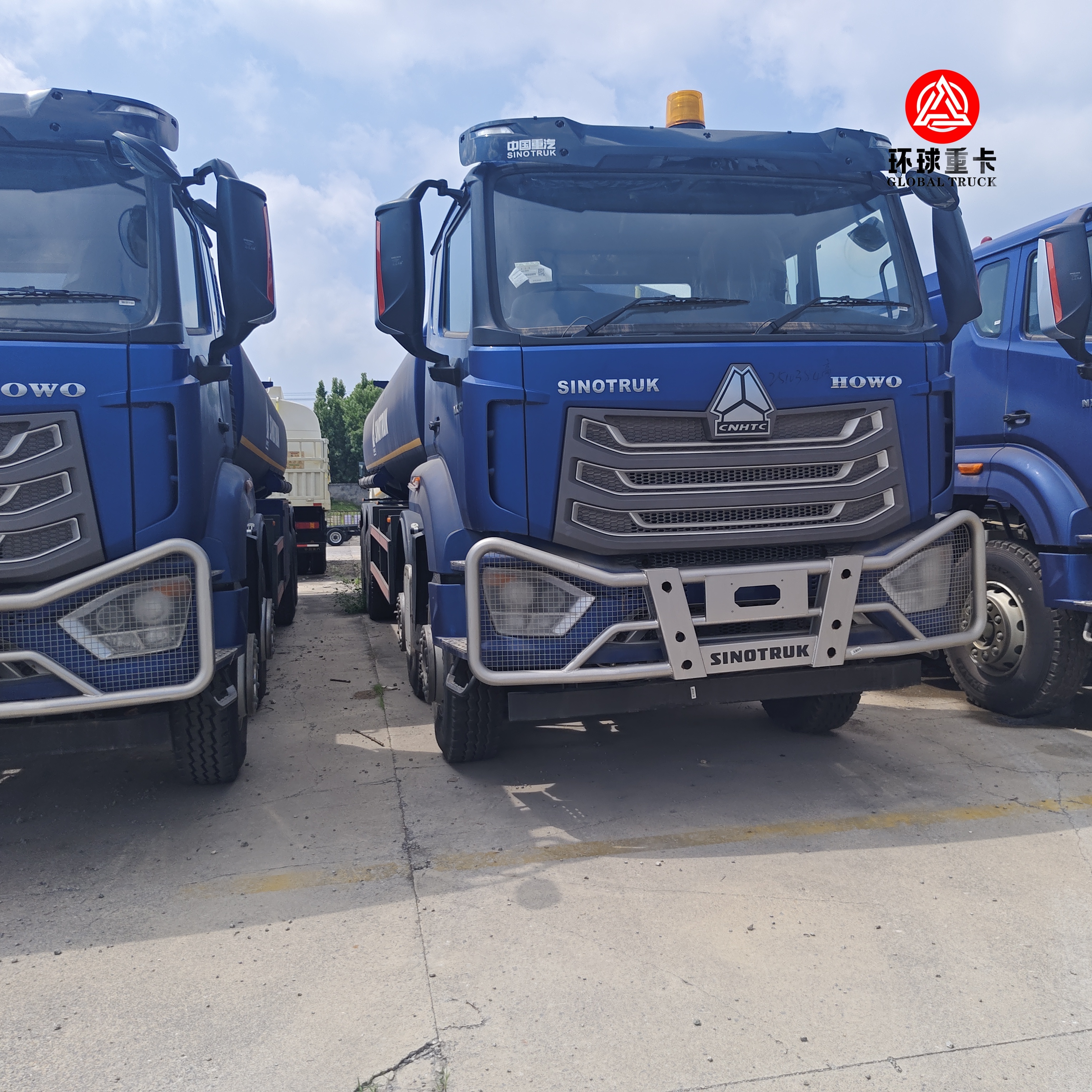 HOWO NX 8x4 30000L φορτηγό δεξαμενόπλοιου καυσίμου βαρύ φορτηγό ντίζελ για την αγορά της Γκάνα