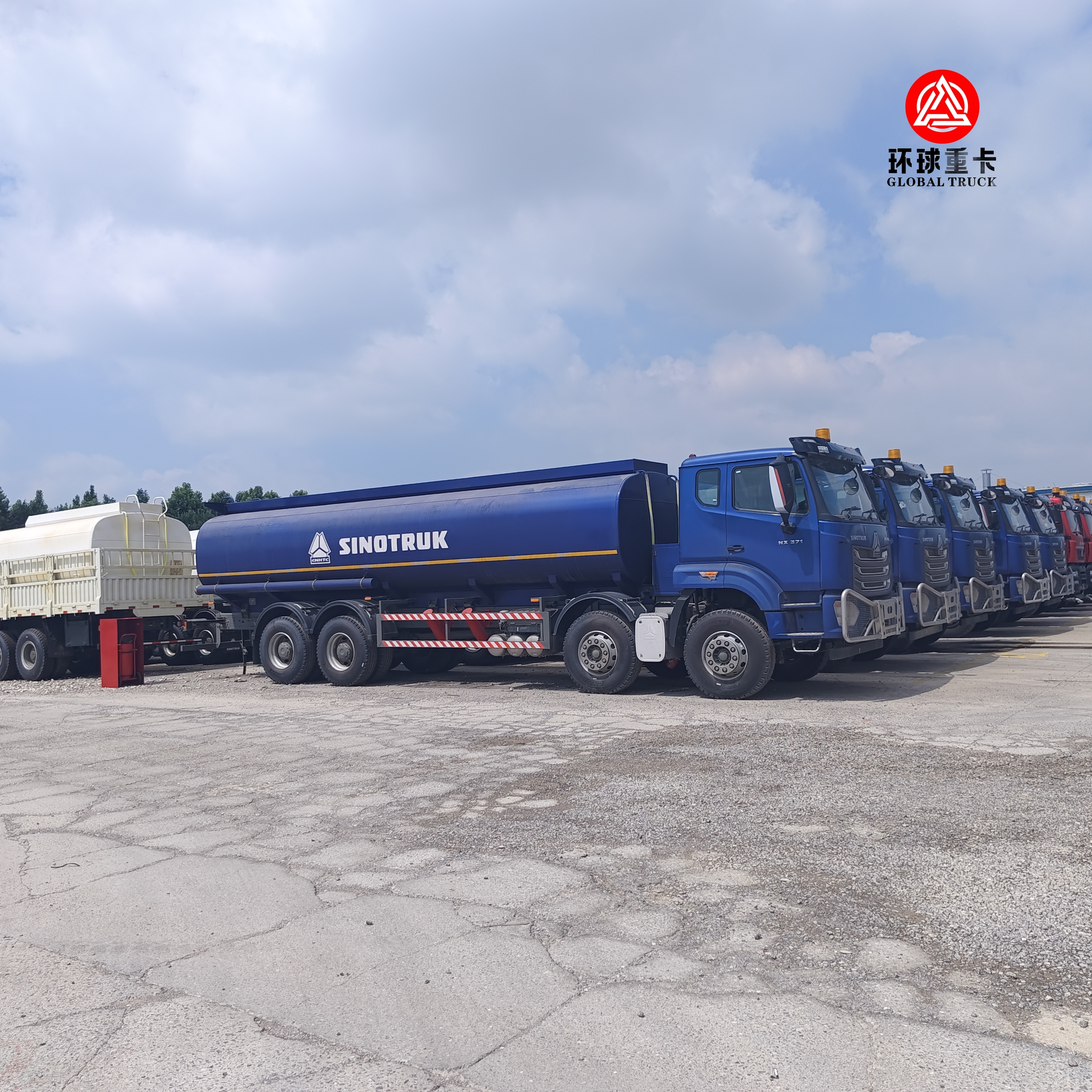 HOWO NX 8x4 30000L φορτηγό δεξαμενών καυσίμου βαρύ φορτηγό ντίζελ για την αγορά της Τανζανίας