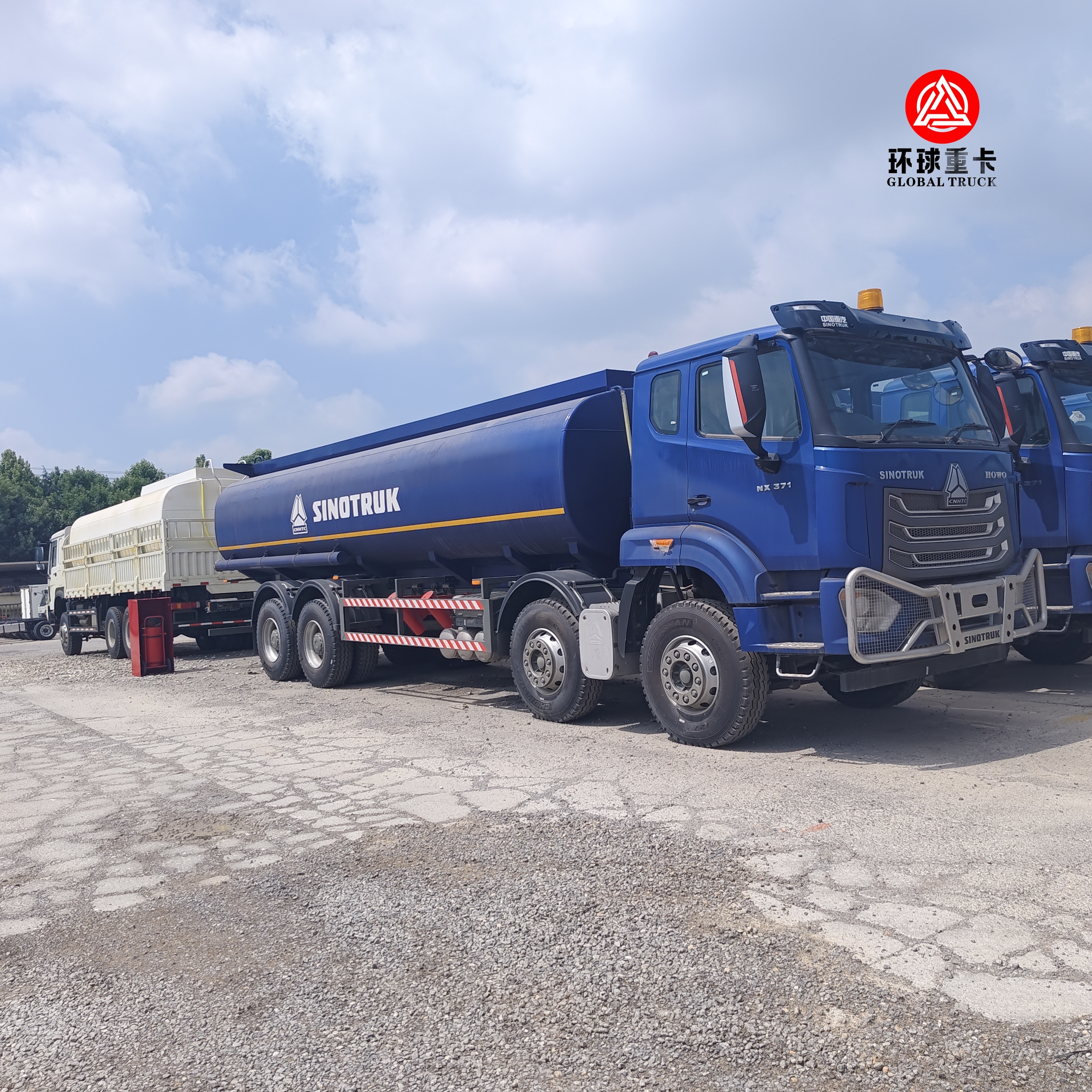 HOWO NX 8x4 30000L φορτηγό δεξαμενών καυσίμου βαρύ φορτίο πετρελαίου ντίζελ φορτηγό δεξαμενών πετρελαίου για την αγορά της Αφρικής